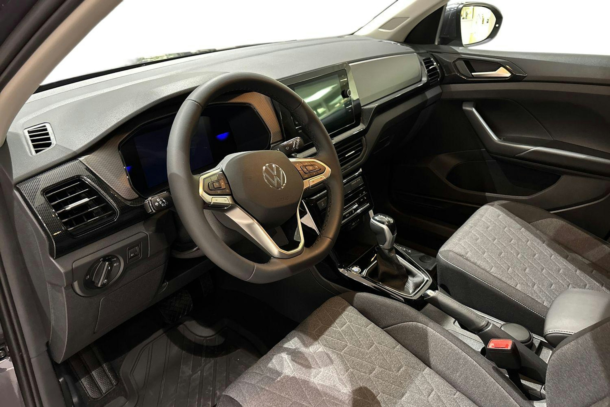 harmaa Volkswagen T-Cross 2025 kuva 6.