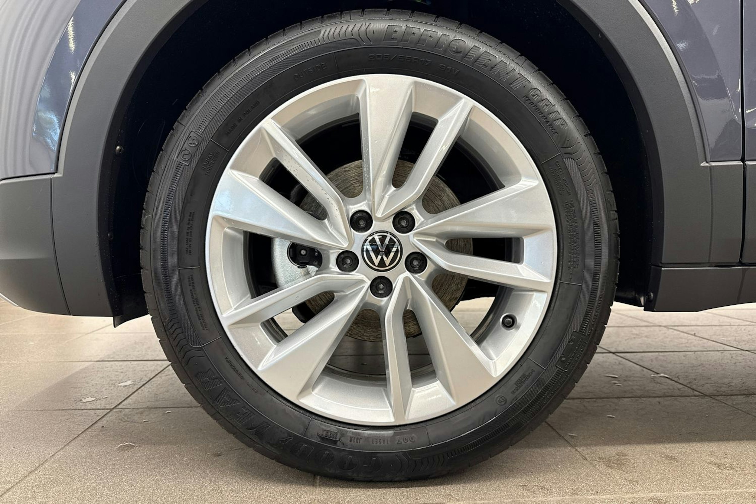 met. harmaa Volkswagen T-Cross 2025 kuva 9.