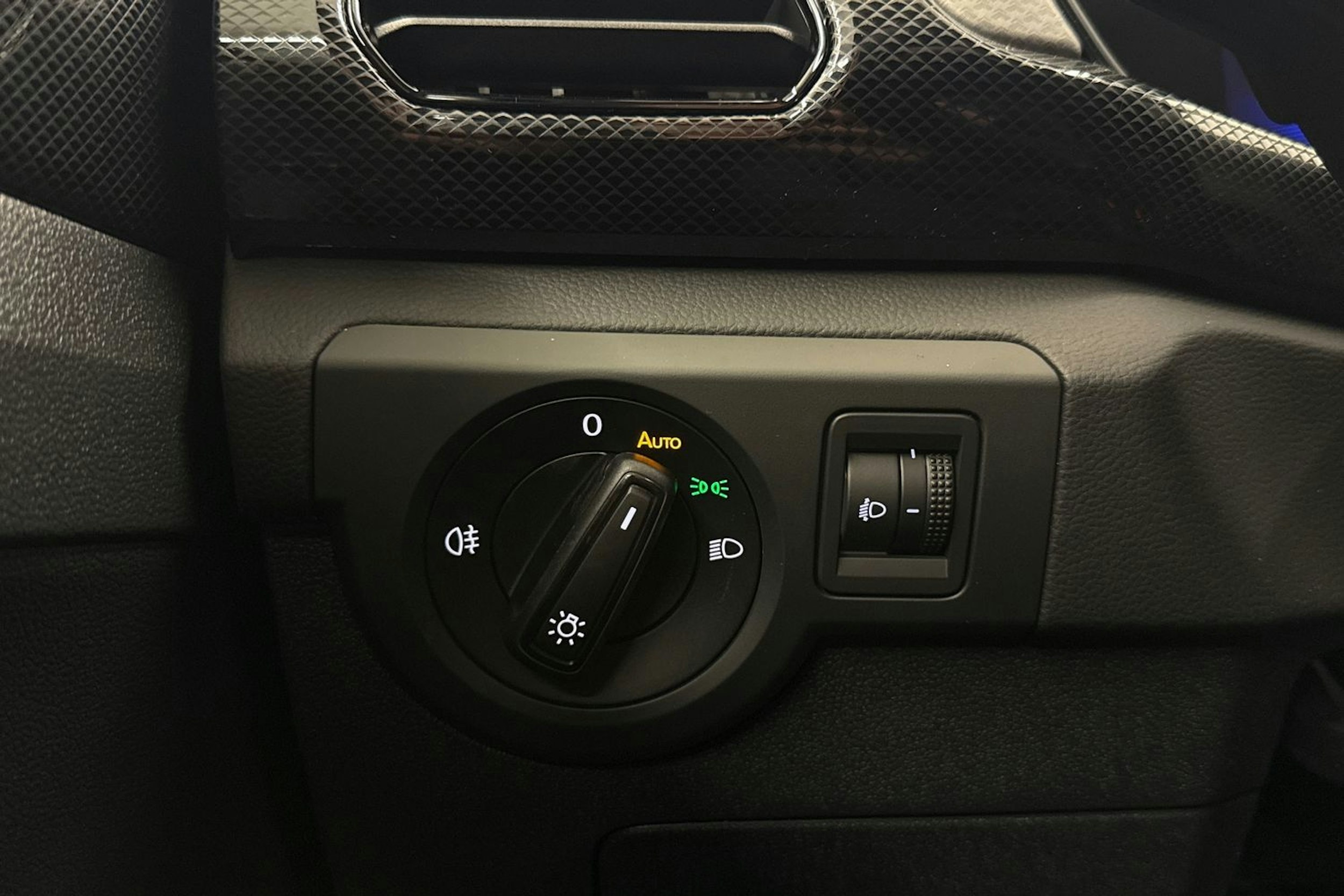 met. harmaa Volkswagen T-Cross 2025 kuva 16.