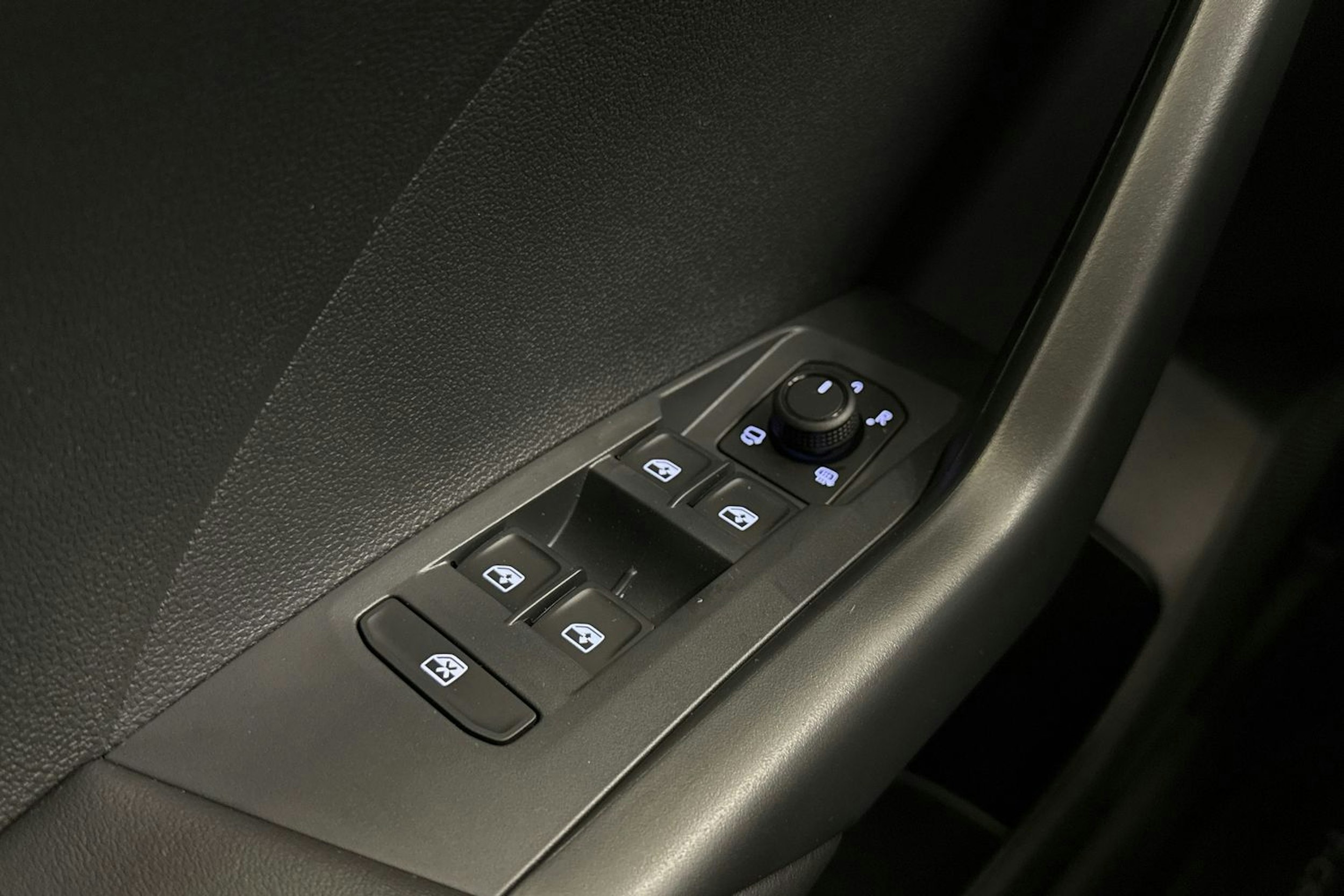 met. harmaa Volkswagen T-Cross 2025 kuva 18.