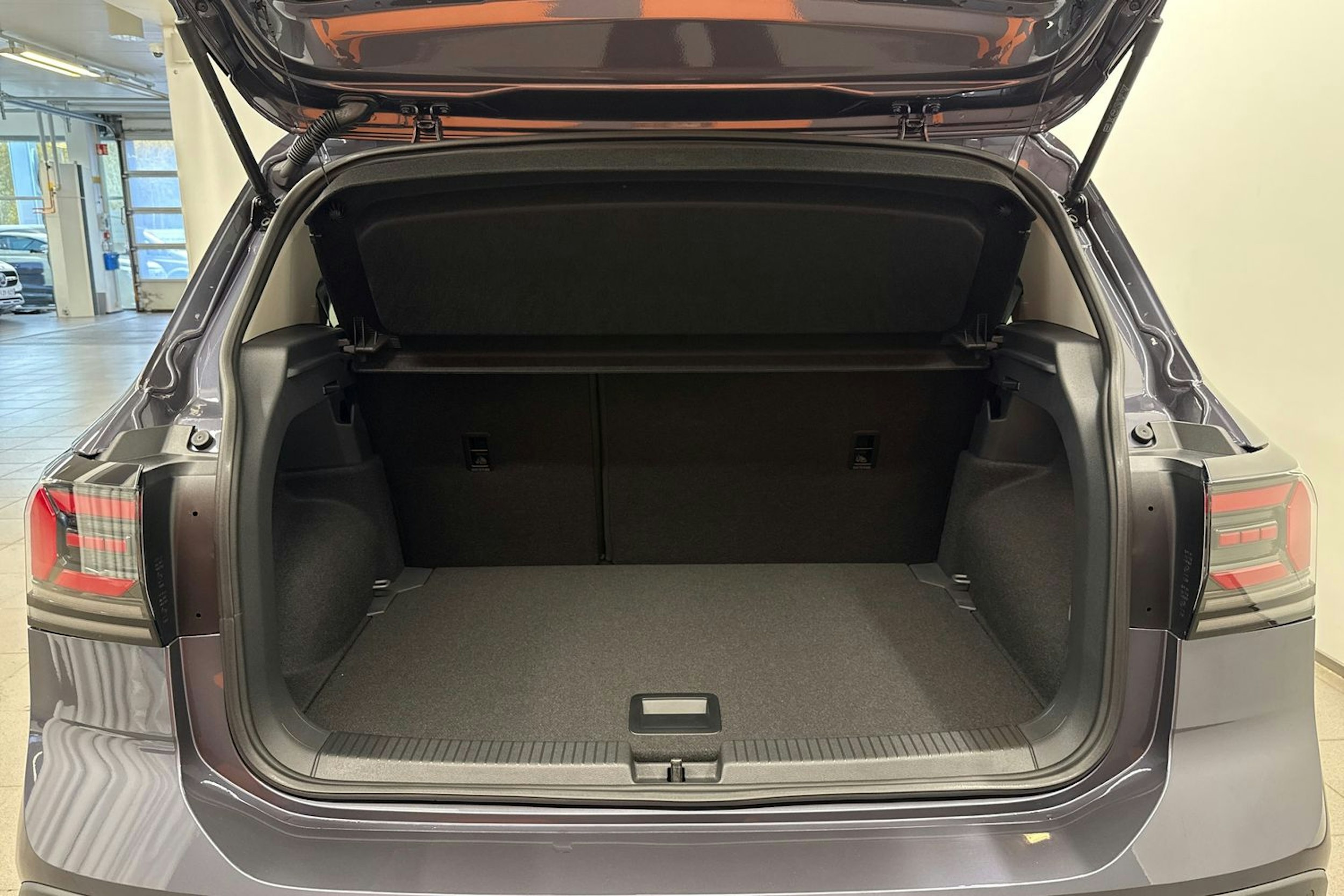 met. harmaa Volkswagen T-Cross 2025 kuva 26.
