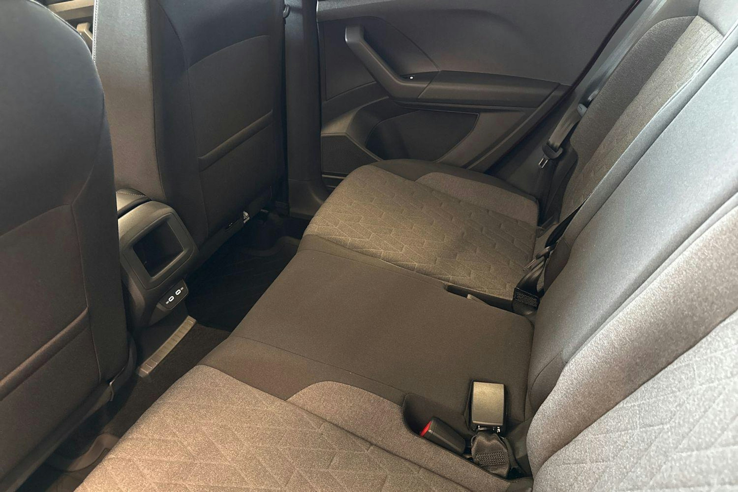 punainen Volkswagen T-Cross 2025 kuva 8.
