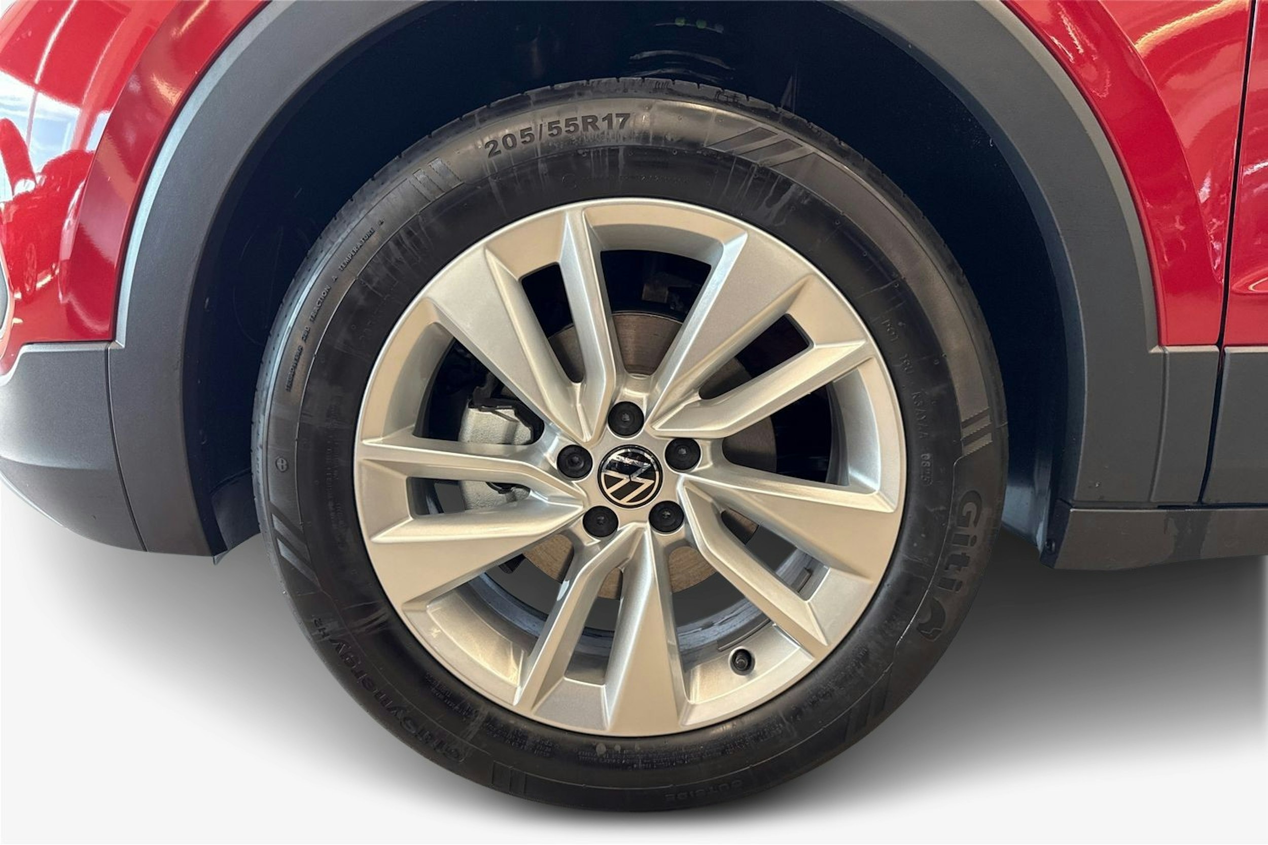 punainen Volkswagen T-Cross 2025 kuva 9.