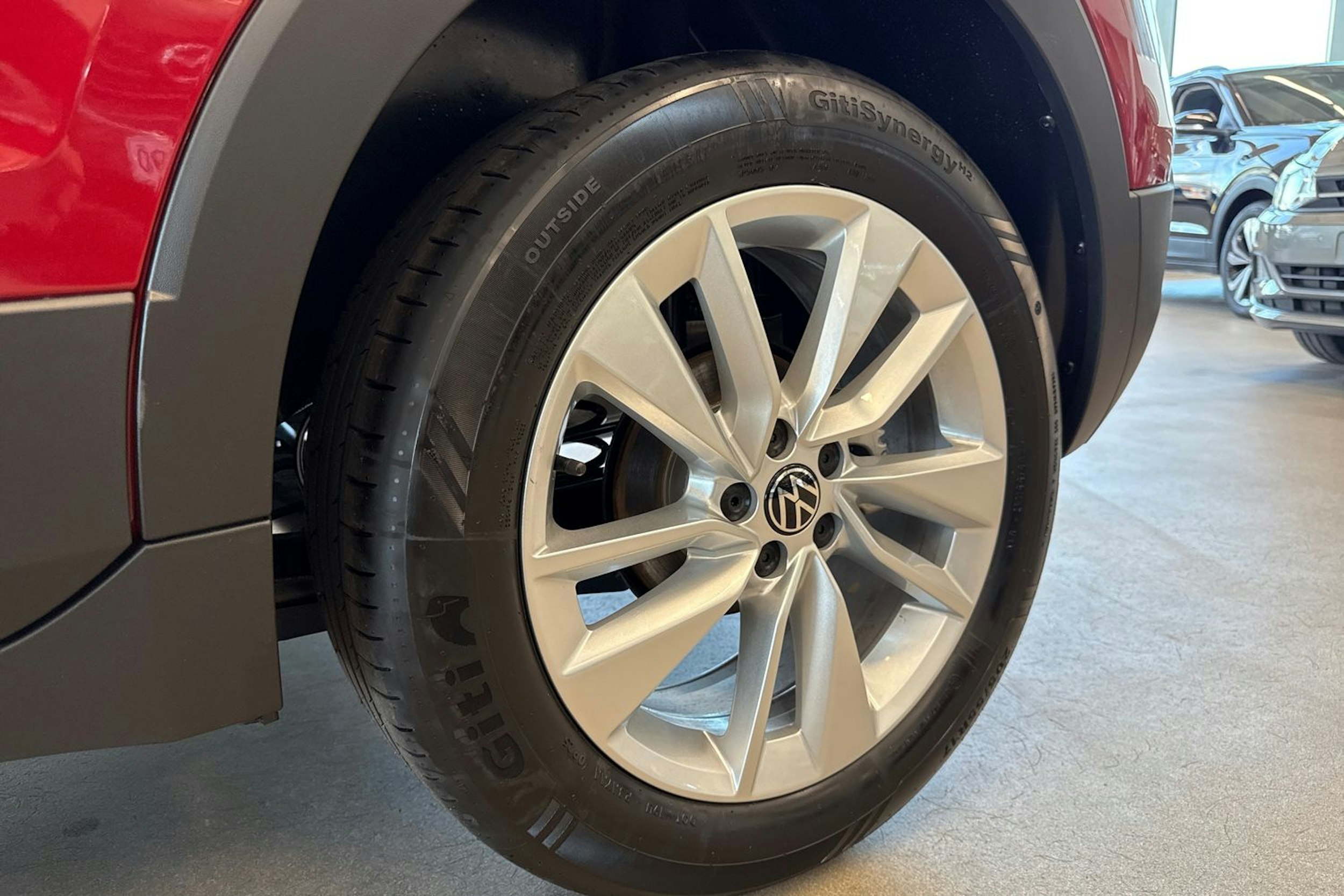 punainen Volkswagen T-Cross 2025 kuva 10.