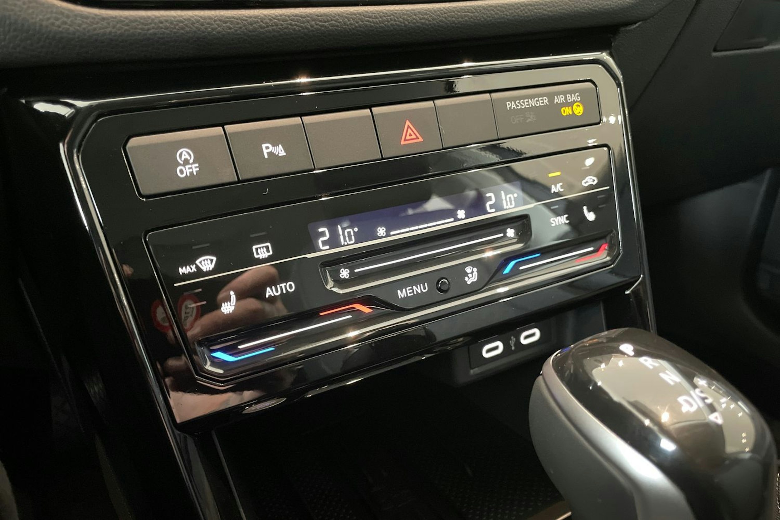 harmaa Volkswagen T-Cross 2025 kuva 11.