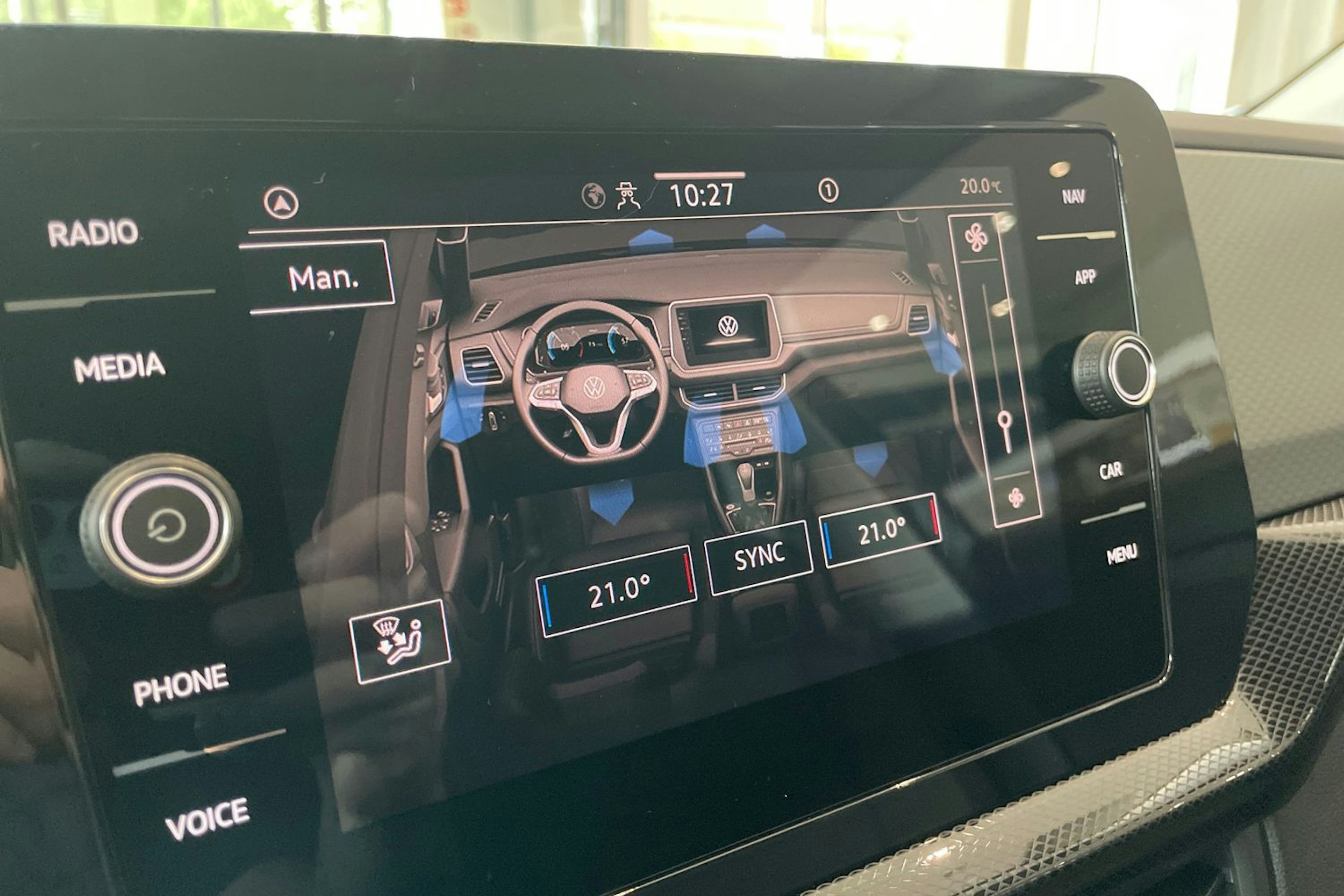 harmaa Volkswagen T-Cross 2025 kuva 16.