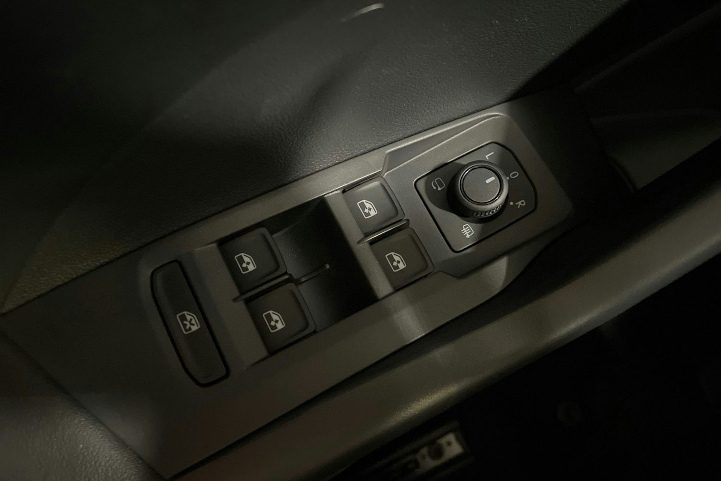 met. harmaa Volkswagen T-Cross 2025 kuva 16.