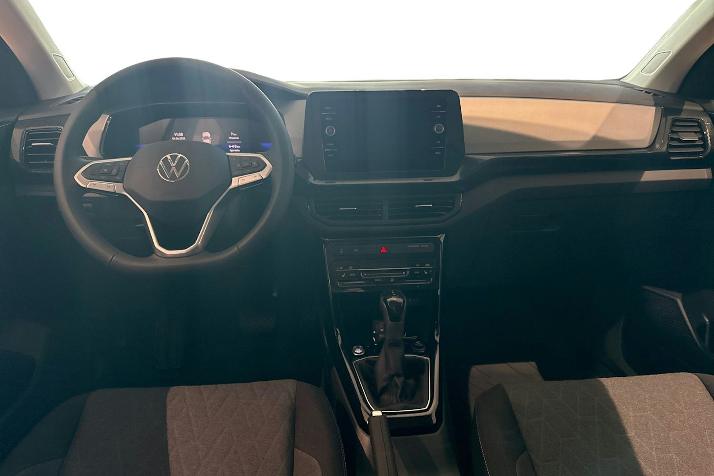 harmaa Volkswagen T-Cross 2025 kuva 7.