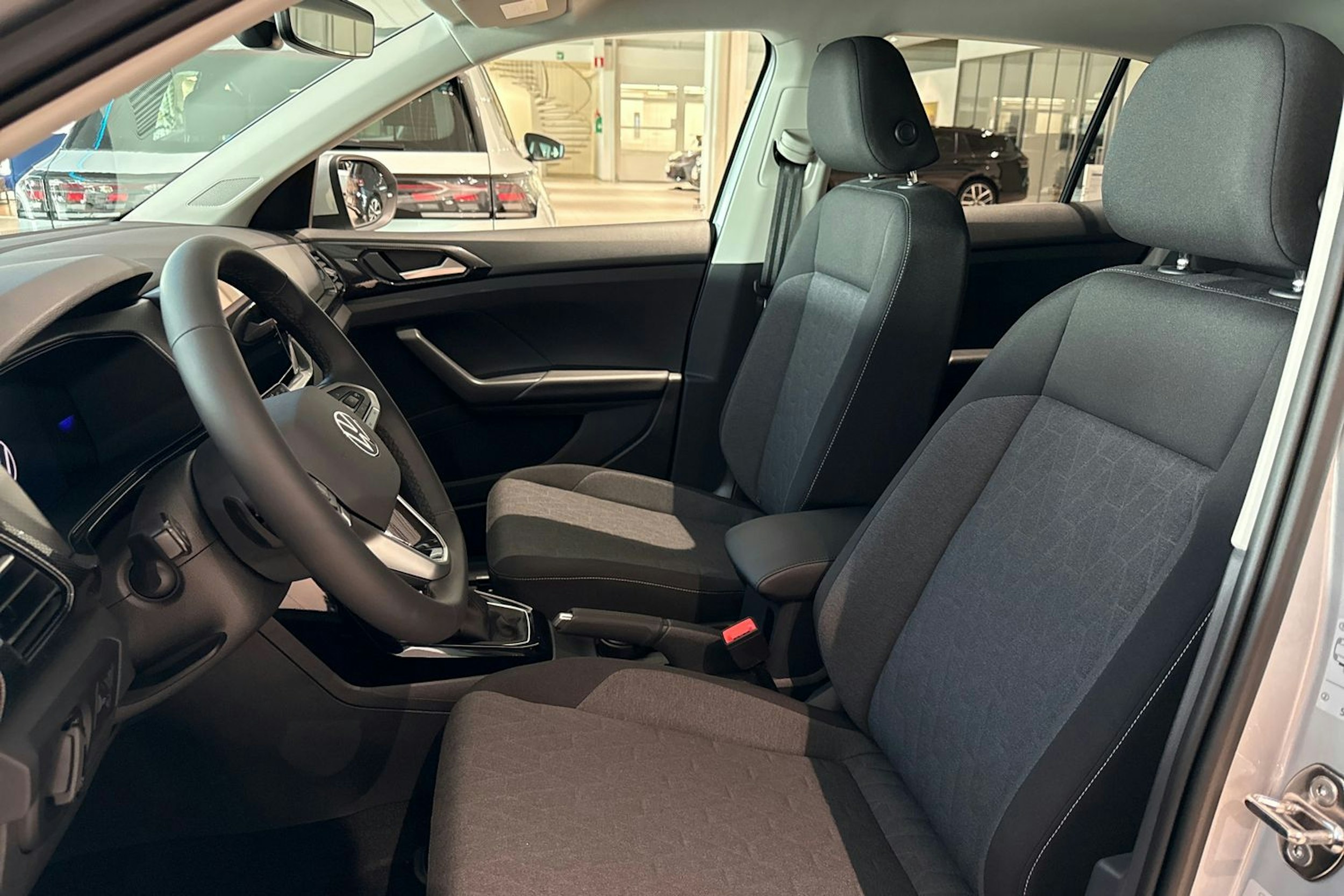 harmaa Volkswagen T-Cross 2025 kuva 15.