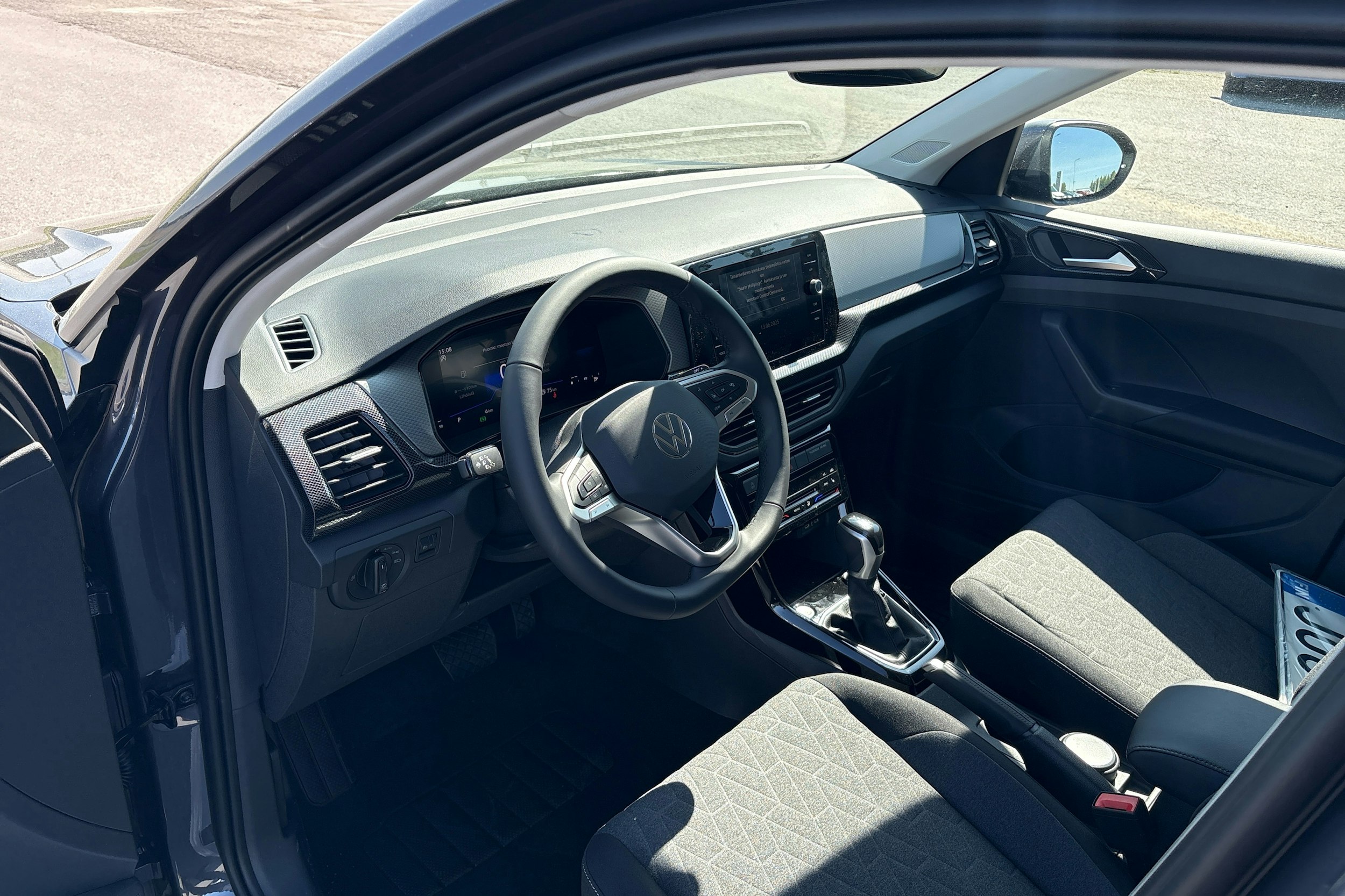 harmaa Volkswagen T-Cross 2025 kuva 6.