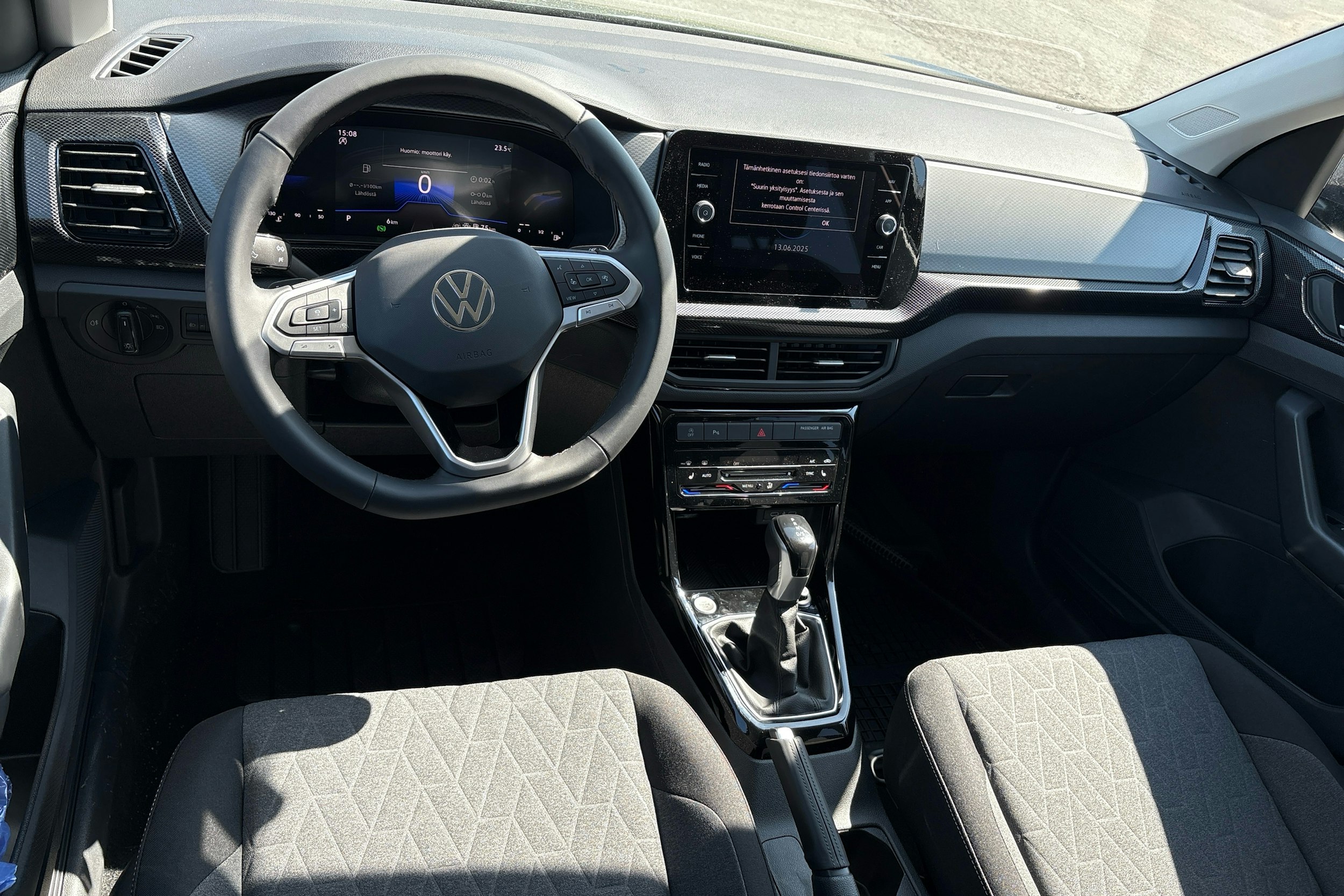 harmaa Volkswagen T-Cross 2025 kuva 7.