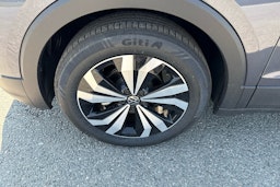 harmaa Volkswagen T-Cross 2025 kuva 9.