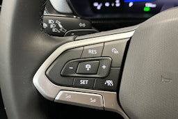 Harmaa Volkswagen T-Cross 2025 kuva 16.