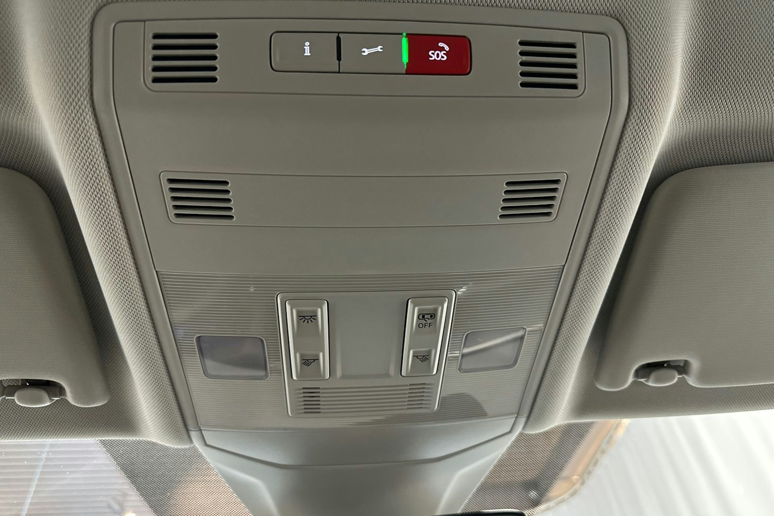 Harmaa Volkswagen T-Cross 2025 kuva 28.