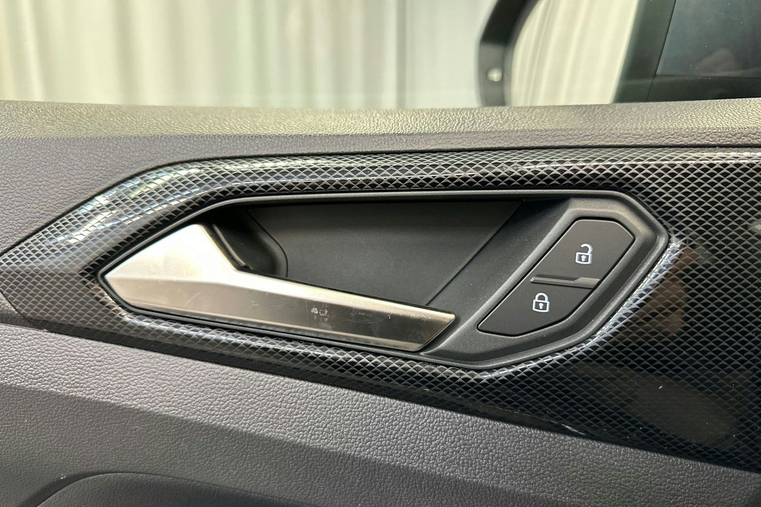 Harmaa Volkswagen T-Cross 2025 kuva 29.