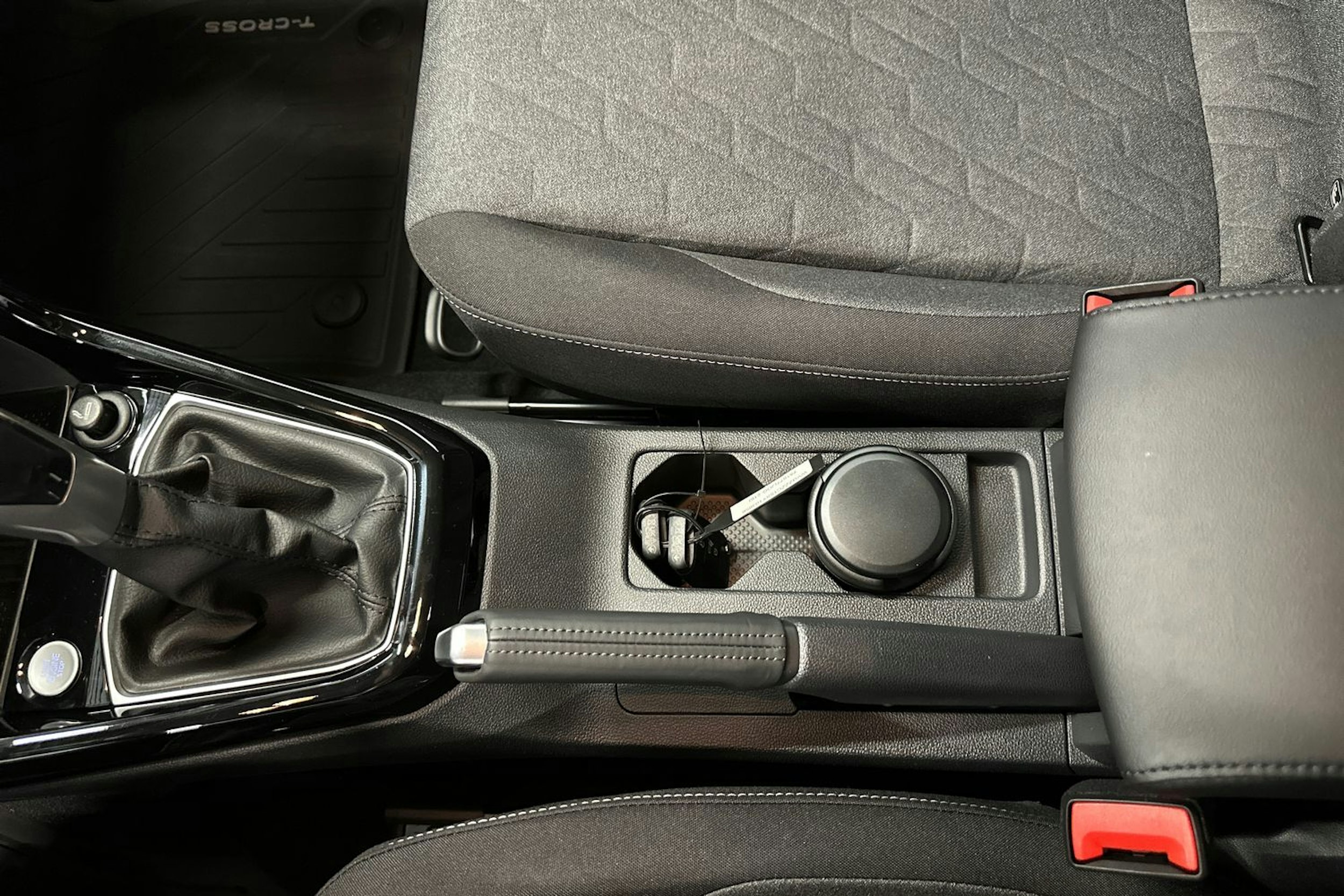 Harmaa Volkswagen T-Cross 2025 kuva 30.