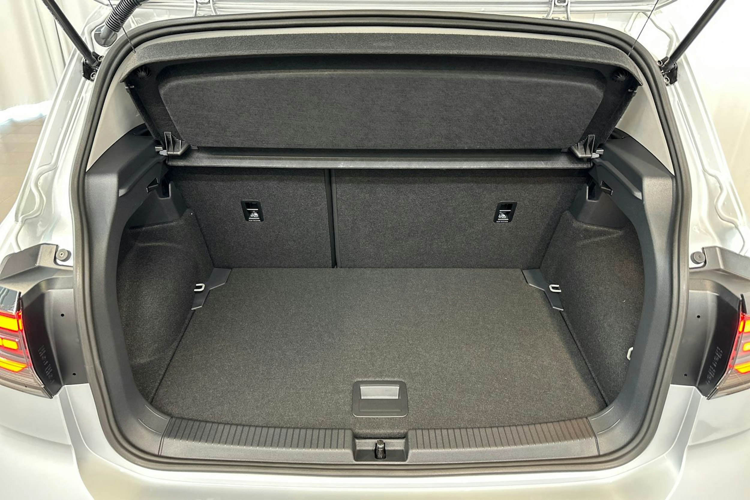 harmaa Volkswagen T-Cross 2025 kuva 11.