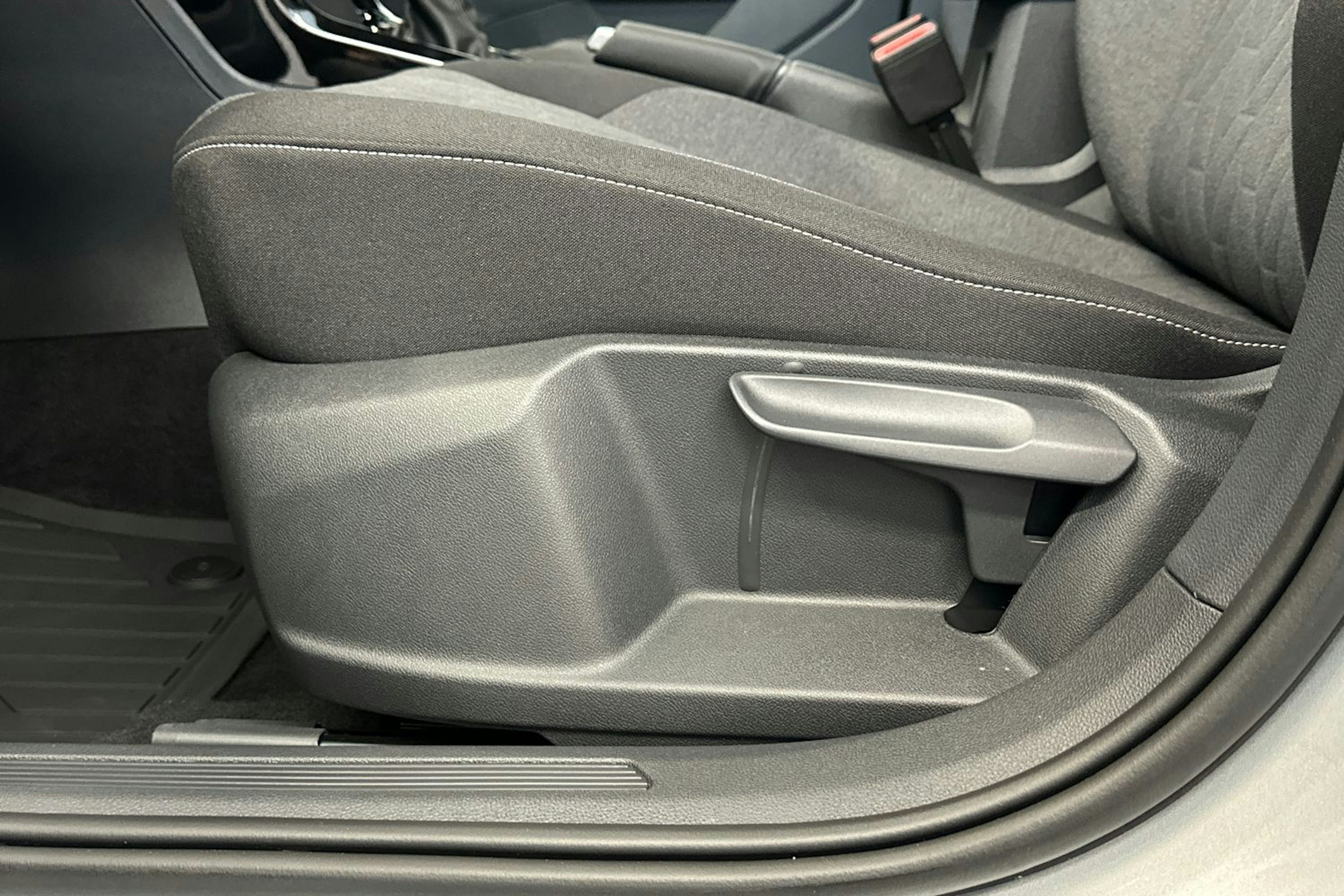 harmaa Volkswagen T-Cross 2025 kuva 15.