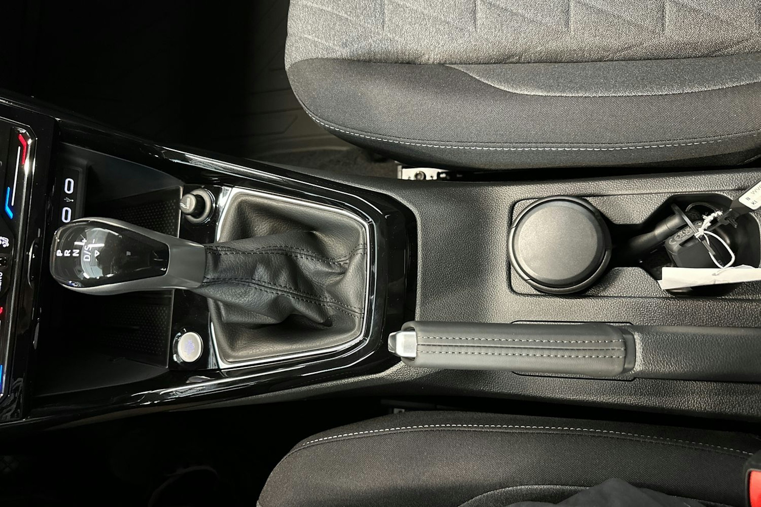 harmaa Volkswagen T-Cross 2025 kuva 26.