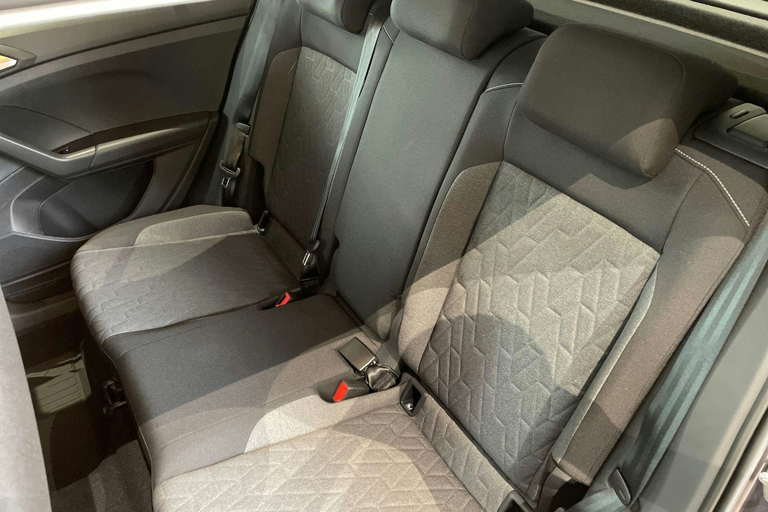 harmaa Volkswagen T-Cross 2025 kuva 8.