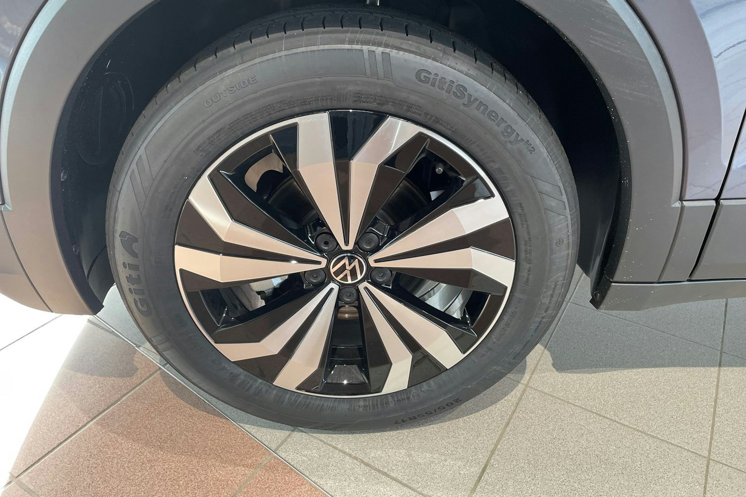 harmaa Volkswagen T-Cross 2025 kuva 9.