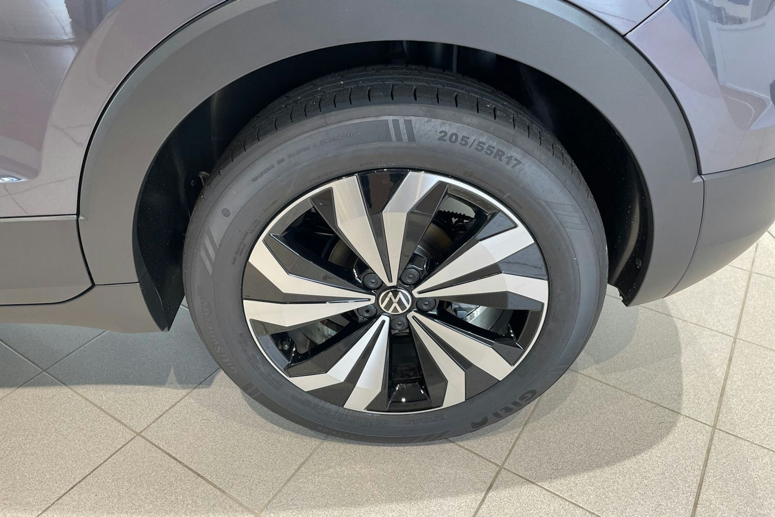 harmaa Volkswagen T-Cross 2025 kuva 10.