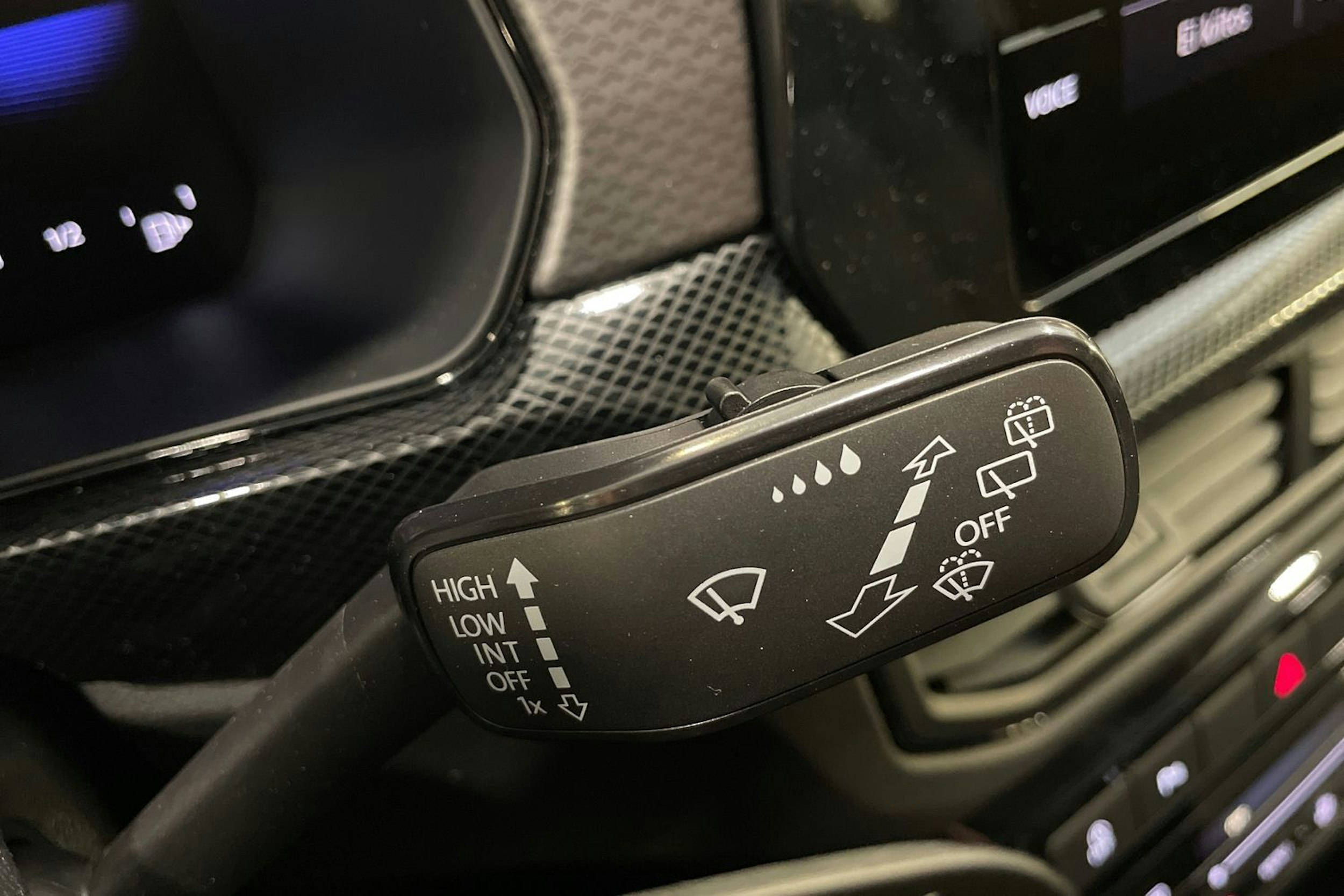 met. harmaa Volkswagen T-Cross 2025 kuva 5.