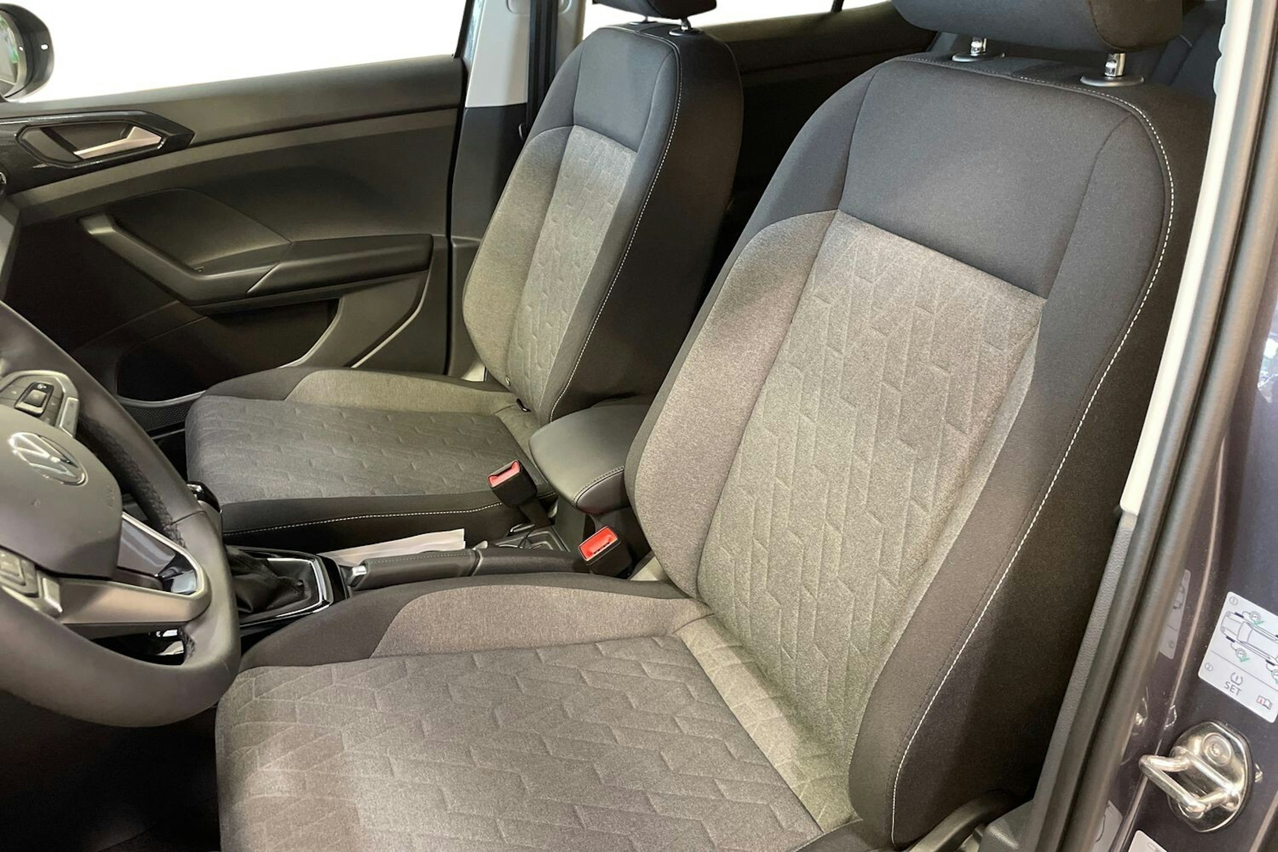 met. harmaa Volkswagen T-Cross 2025 kuva 18.