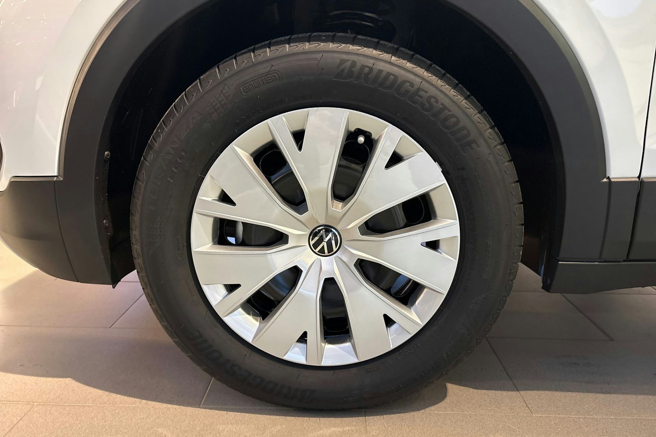 valkoinen Volkswagen T-Cross 2025 kuva 10.