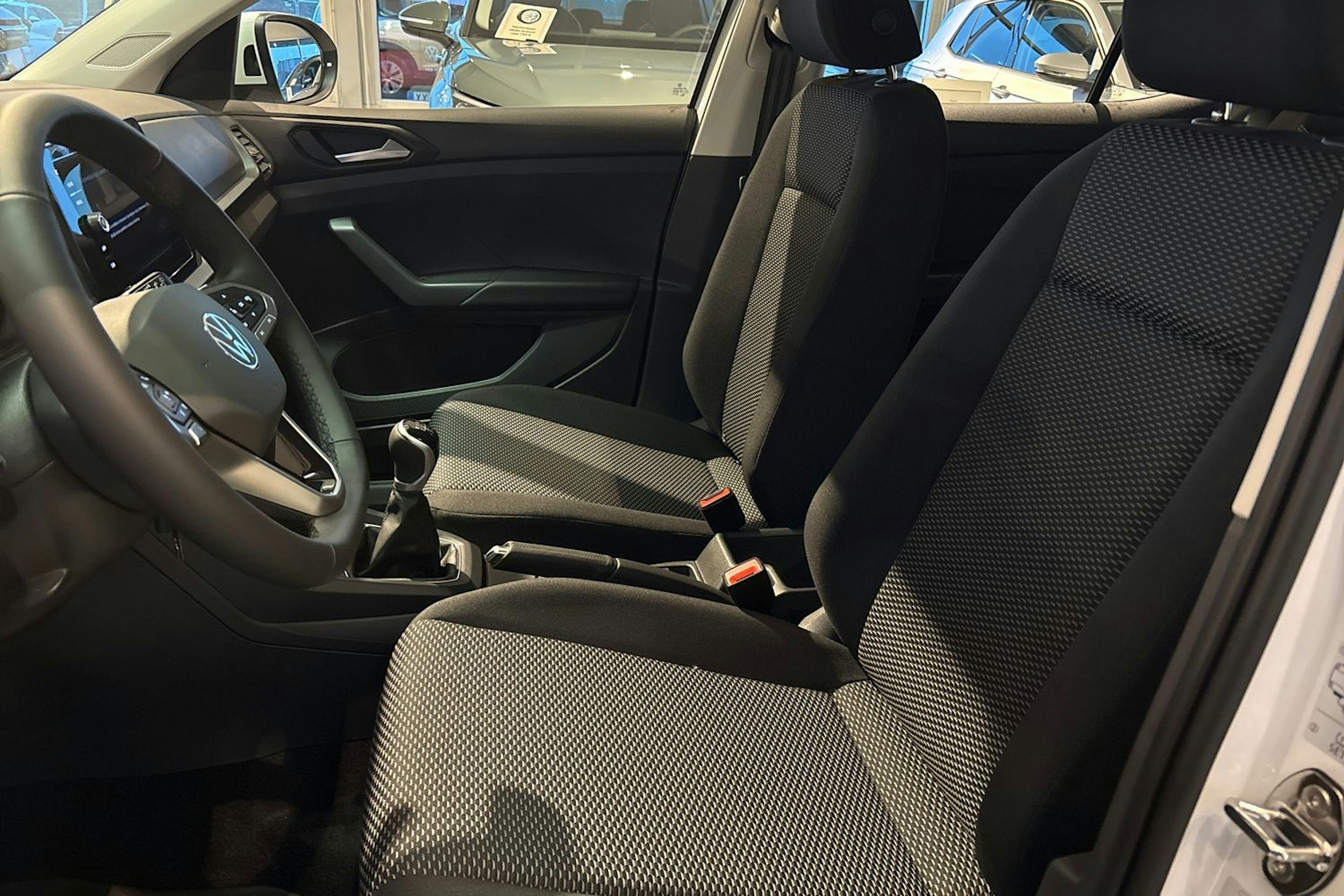 valkoinen Volkswagen T-Cross 2025 kuva 20.