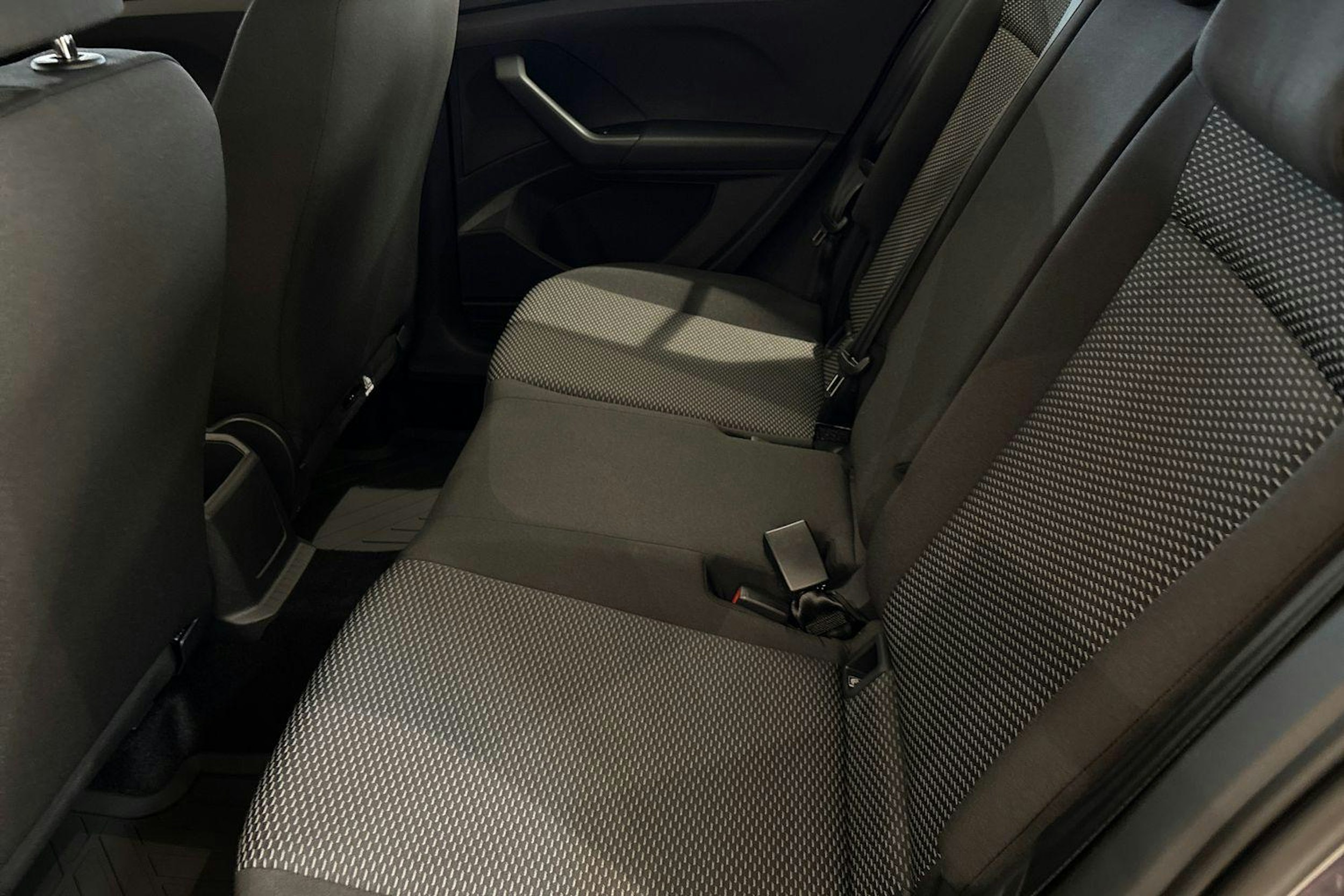 harmaa Volkswagen T-Cross 2025 kuva 8.