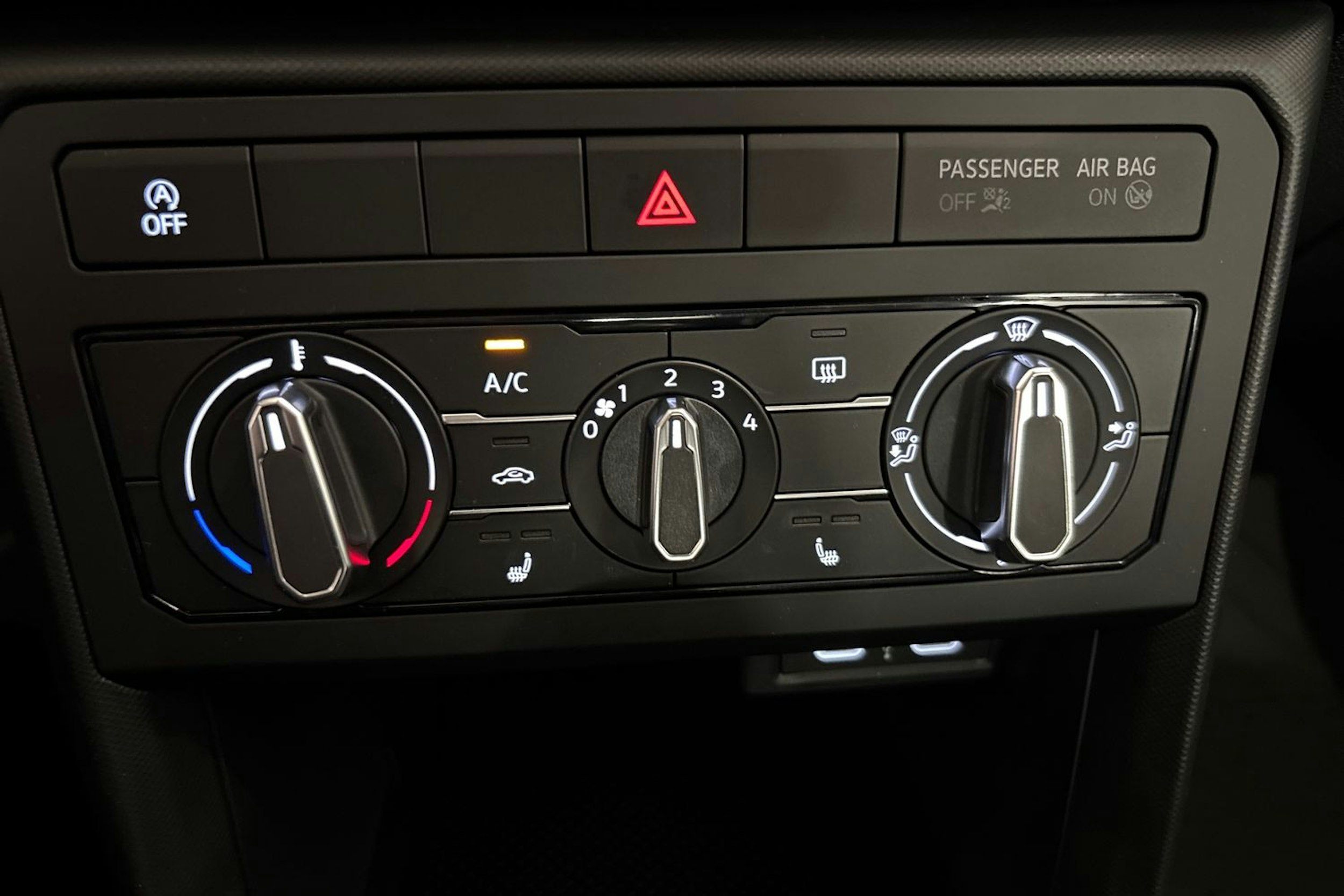 harmaa Volkswagen T-Cross 2025 kuva 17.