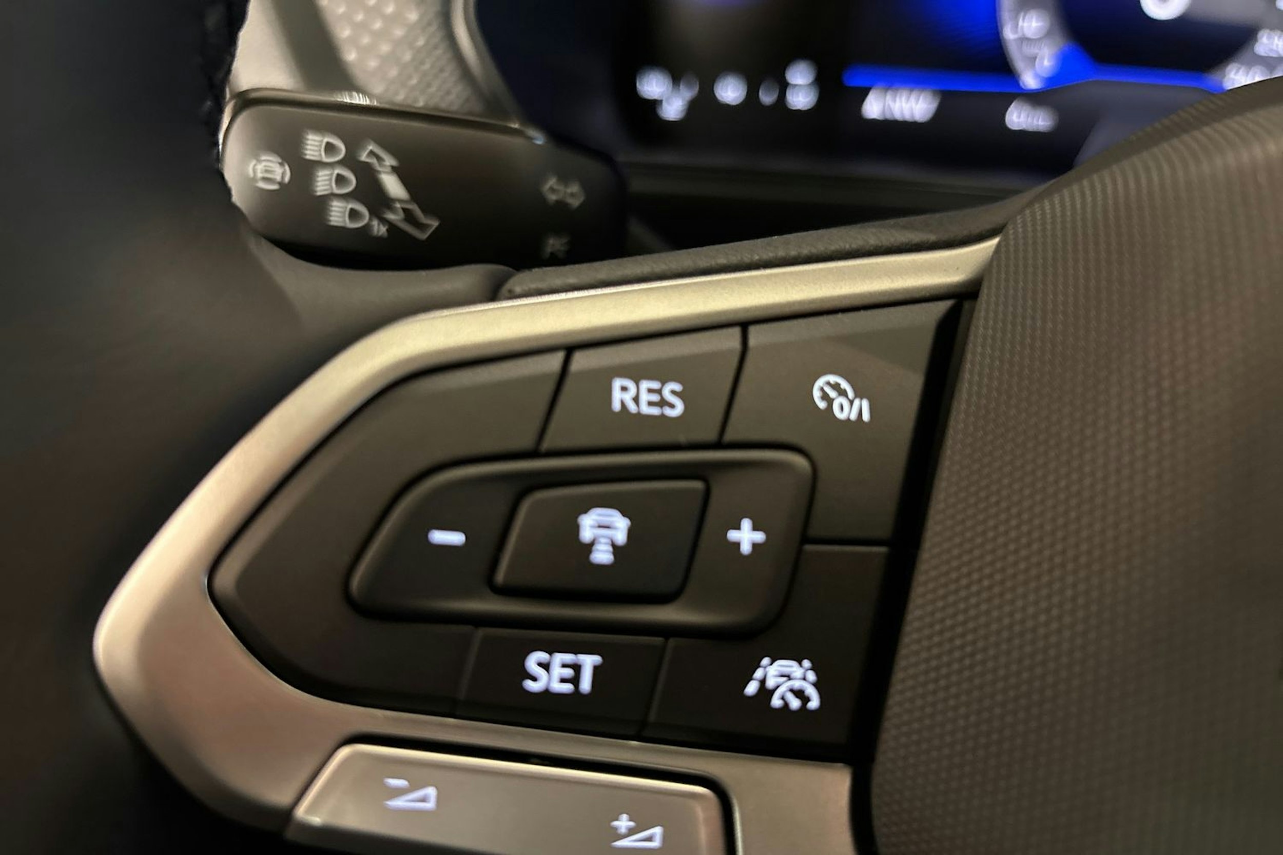 harmaa Volkswagen T-Cross 2025 kuva 18.