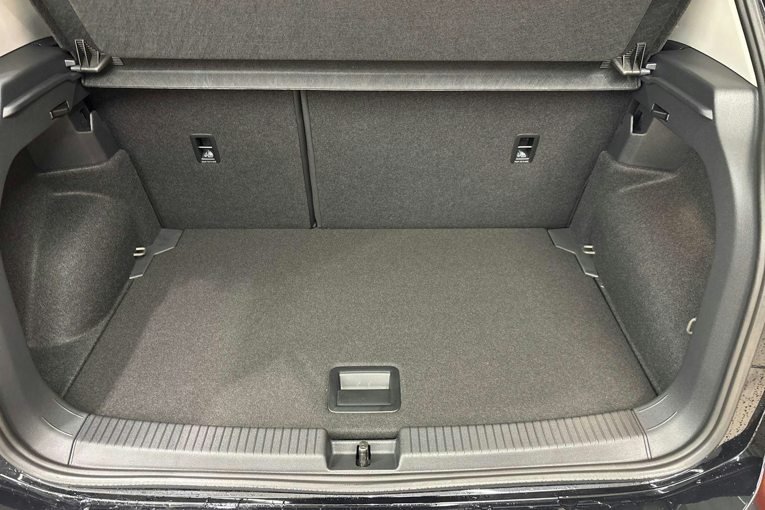 musta Volkswagen T-Cross 2025 kuva 9.