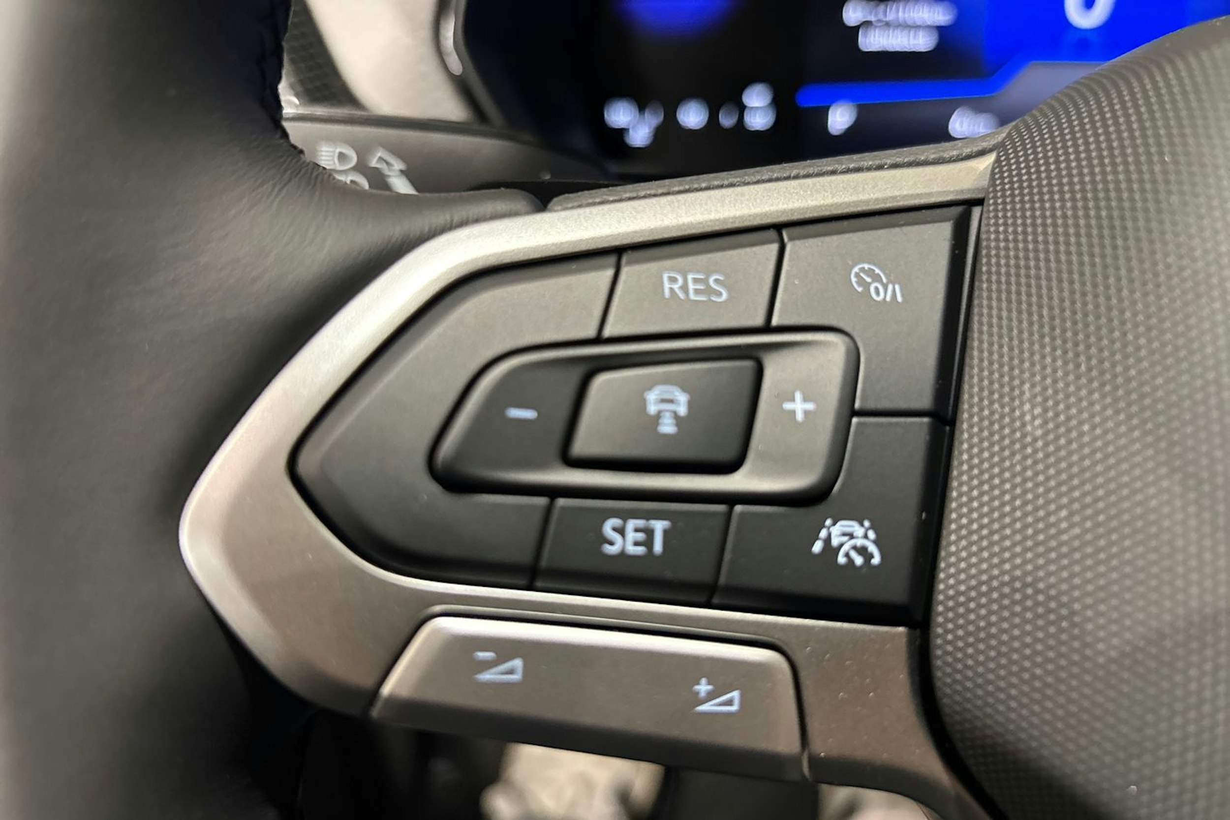 musta Volkswagen T-Cross 2025 kuva 11.