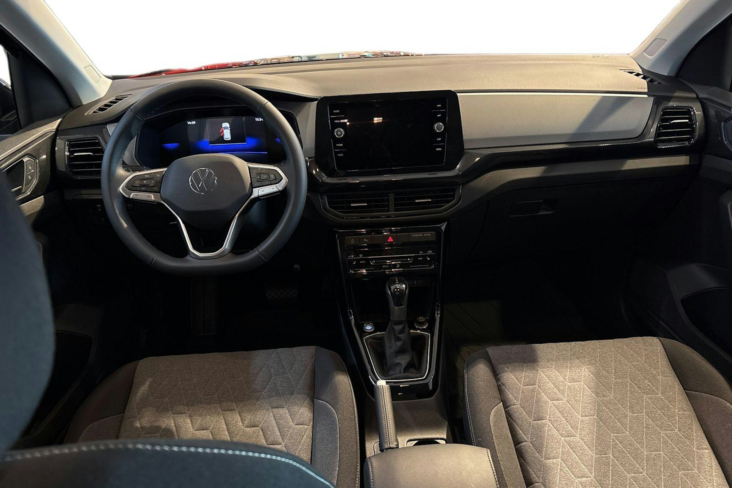 musta Volkswagen T-Cross 2025 kuva 7.