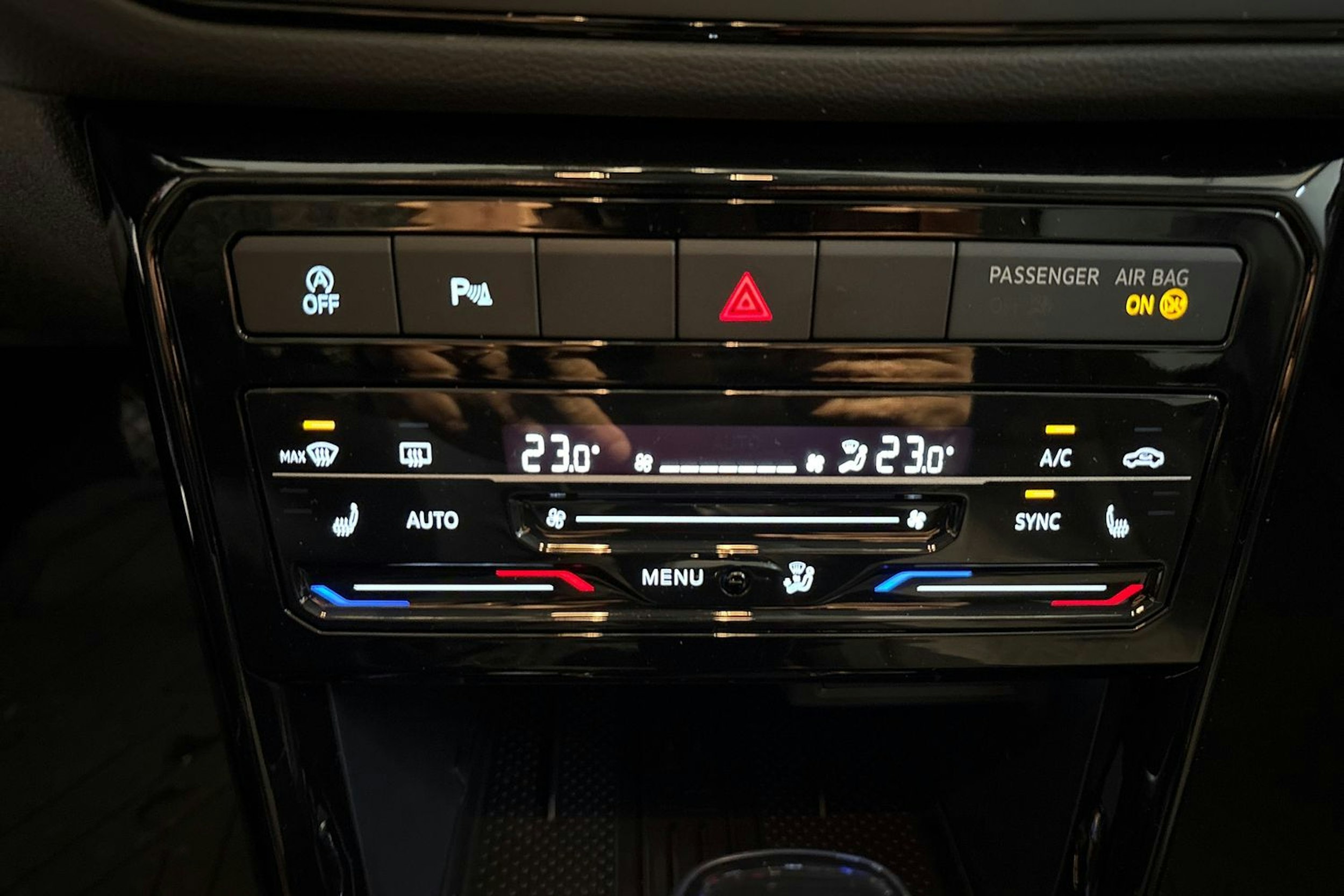 musta Volkswagen T-Cross 2025 kuva 14.