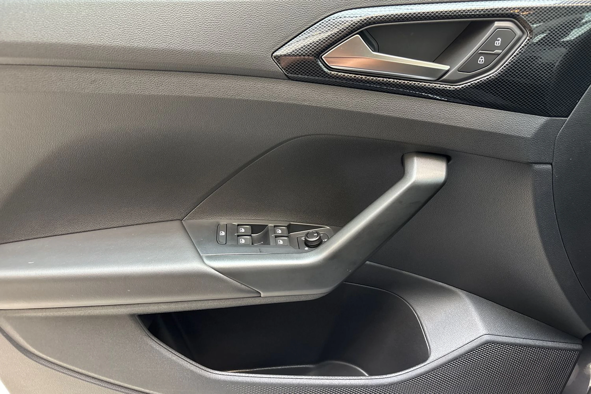 harmaa Volkswagen T-Cross 2026 kuva 15.