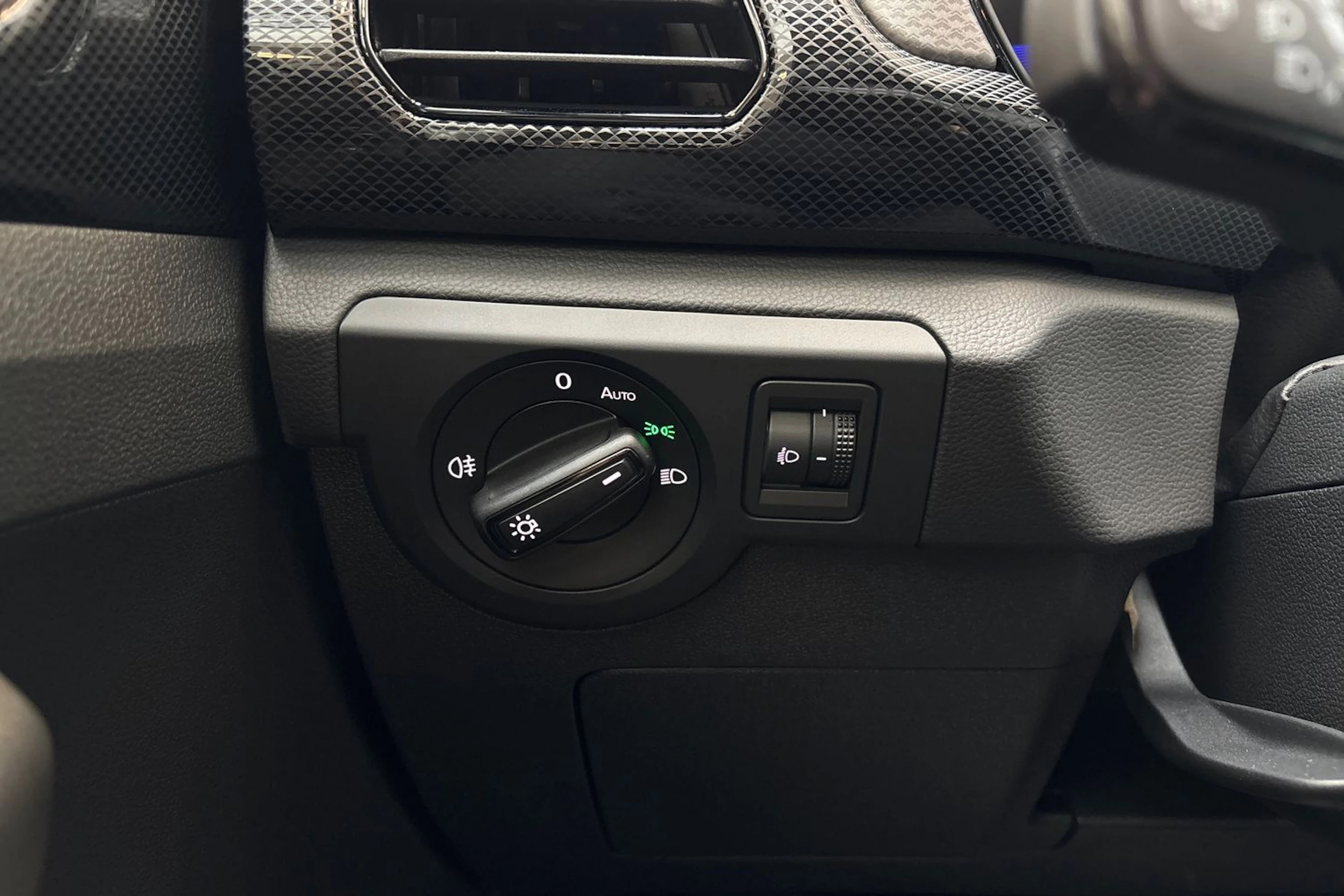 harmaa Volkswagen T-Cross 2026 kuva 16.