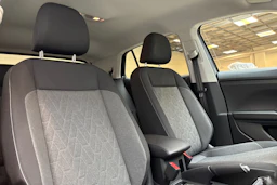 harmaa Volkswagen T-Cross 2026 kuva 22.