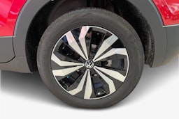 punainen Volkswagen T-Cross 2025 kuva 9.