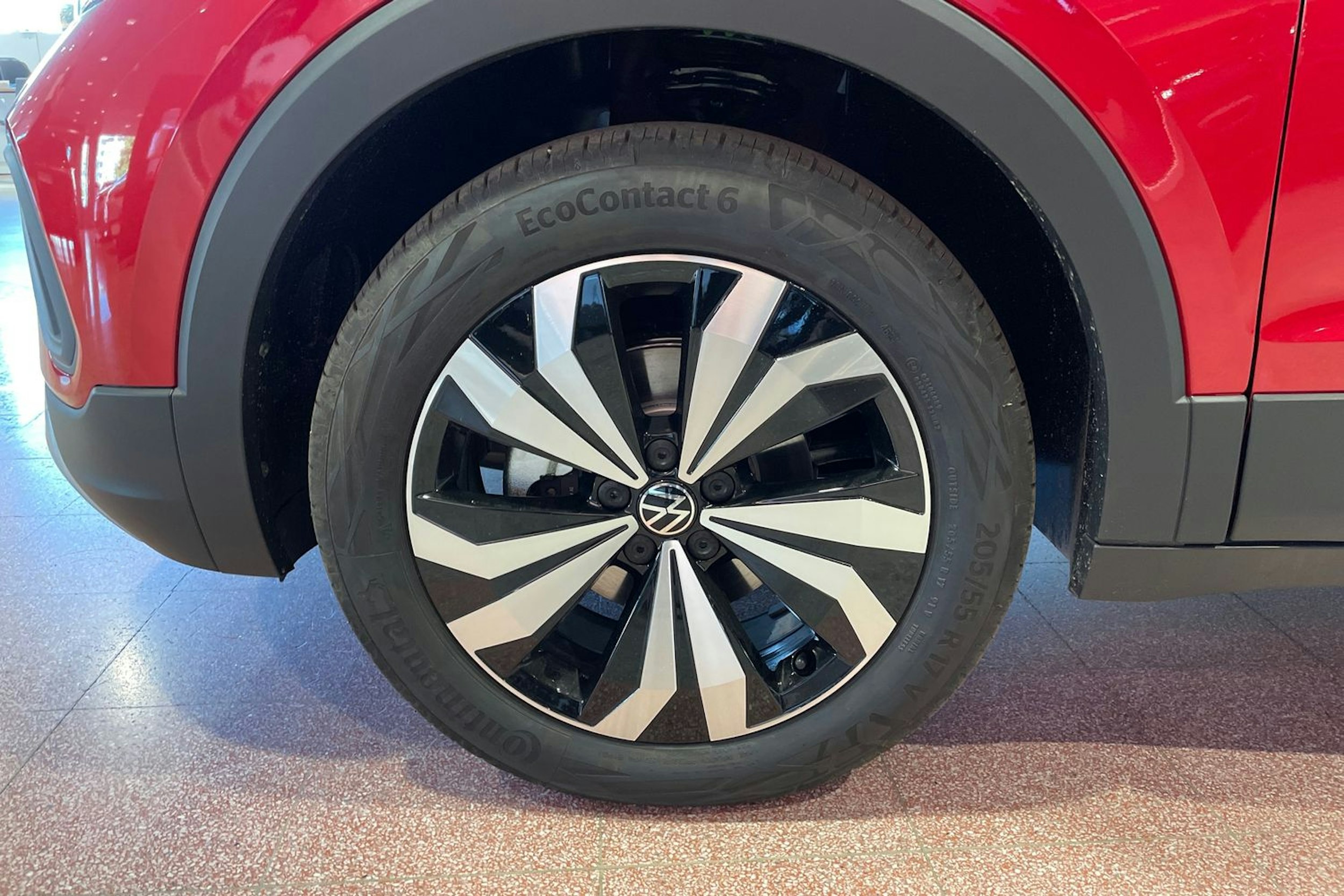 punainen Volkswagen T-Cross 2025 kuva 10.