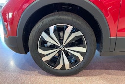punainen Volkswagen T-Cross 2025 kuva 10.