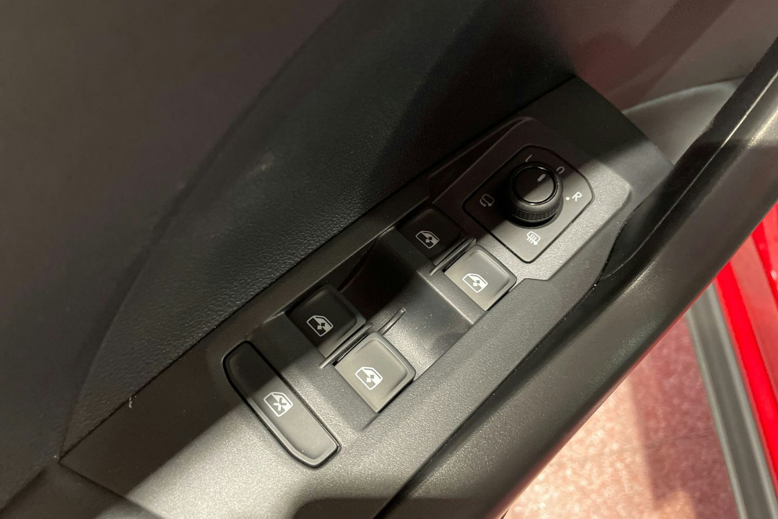 punainen Volkswagen T-Cross 2025 kuva 12.