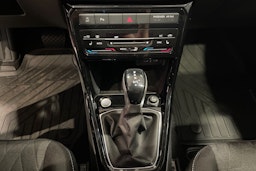 punainen Volkswagen T-Cross 2025 kuva 14.