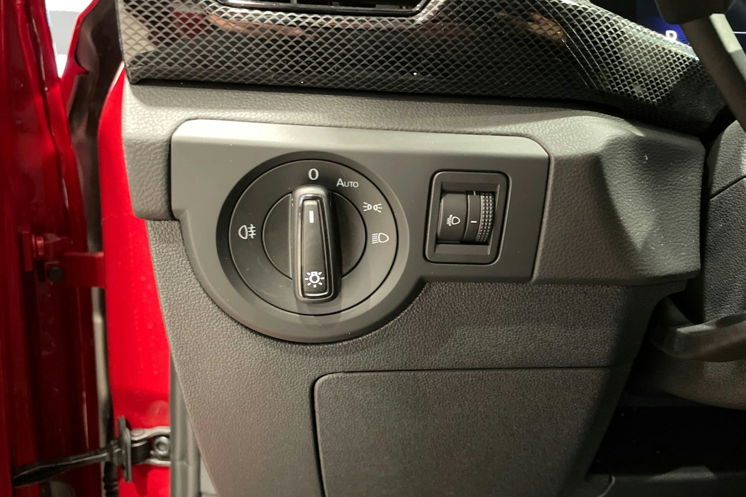 punainen Volkswagen T-Cross 2025 kuva 15.