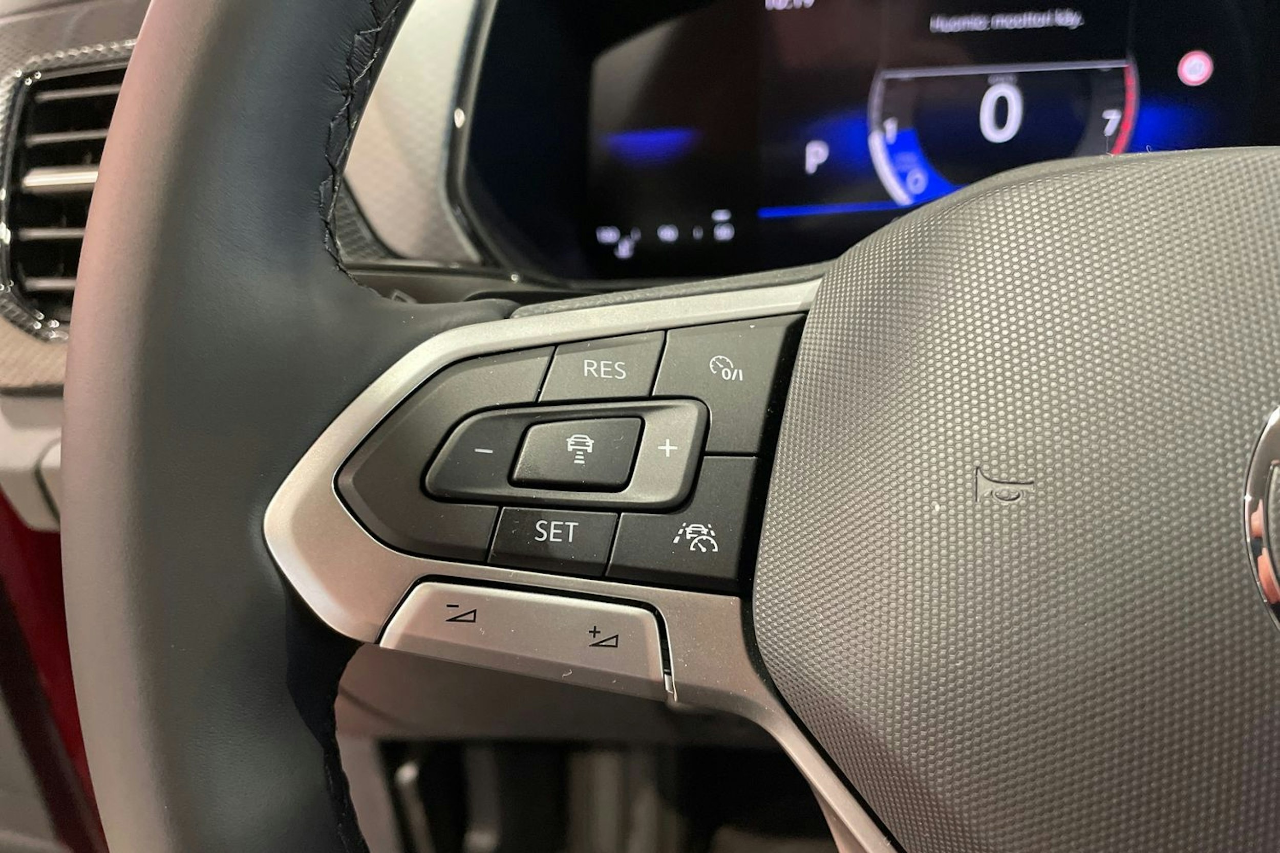 punainen Volkswagen T-Cross 2025 kuva 16.