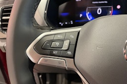 punainen Volkswagen T-Cross 2025 kuva 16.