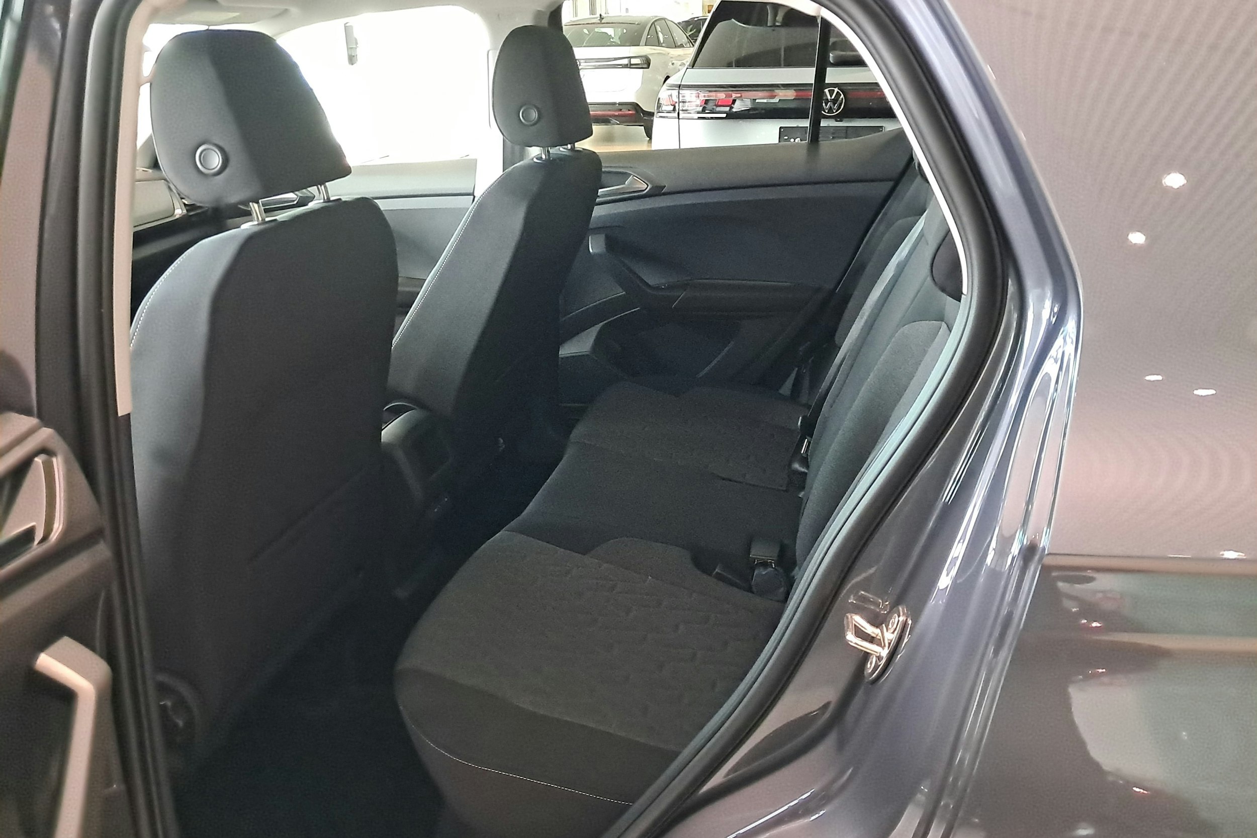 harmaa Volkswagen T-Cross 2025 kuva 8.