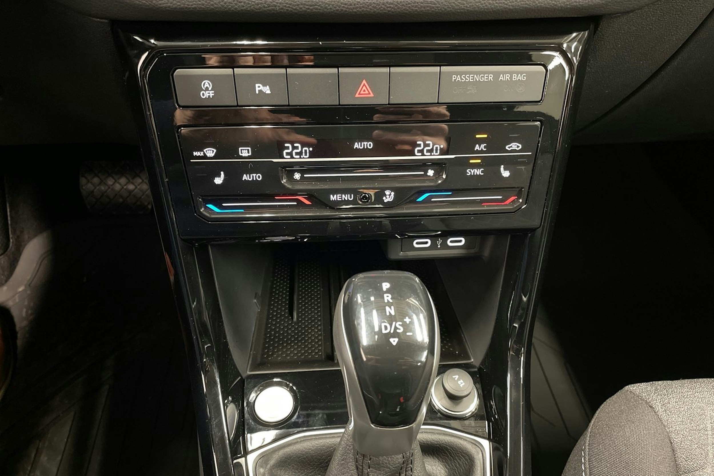 harmaa Volkswagen T-Cross 2025 kuva 12.